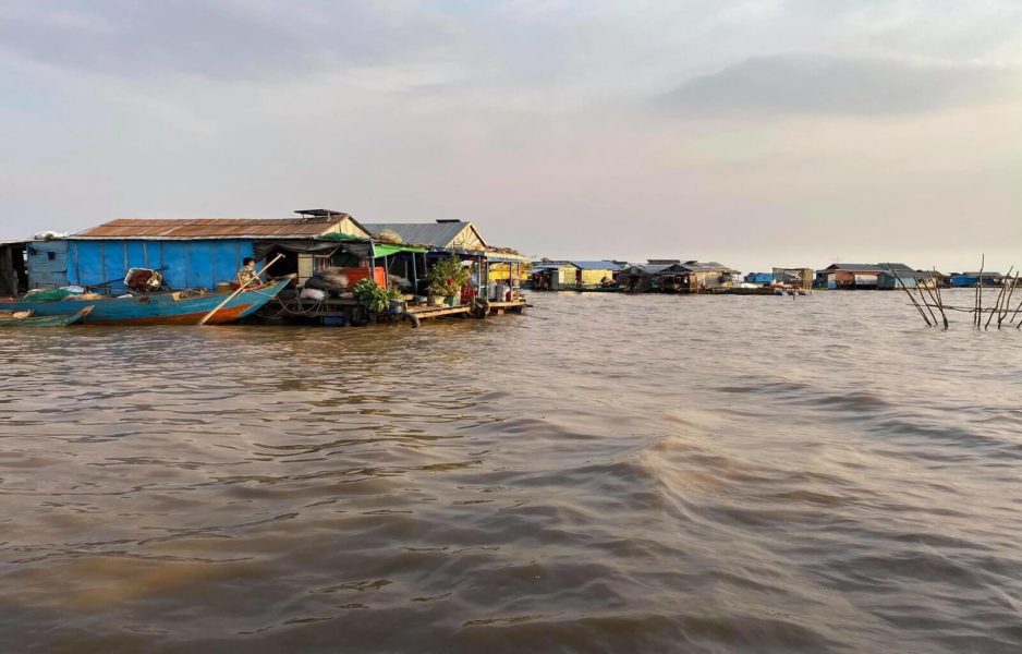 floating village on tonle sap lake