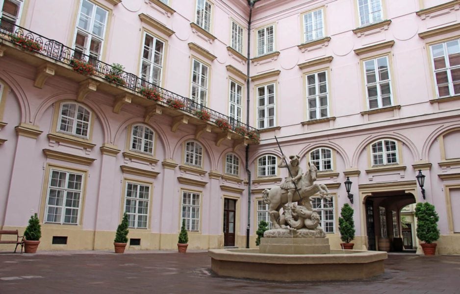 primates palace