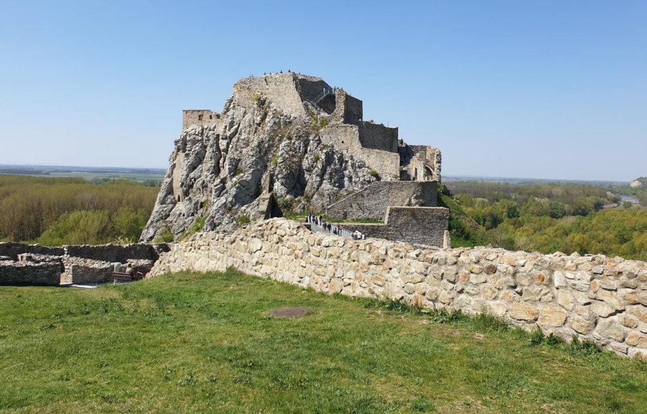 devin castle