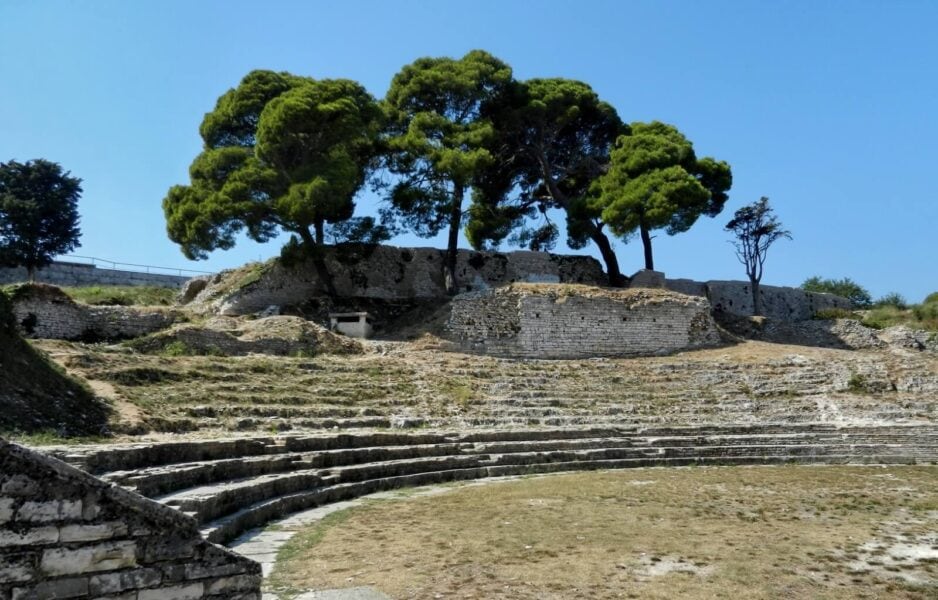 Puls'a roman theatre