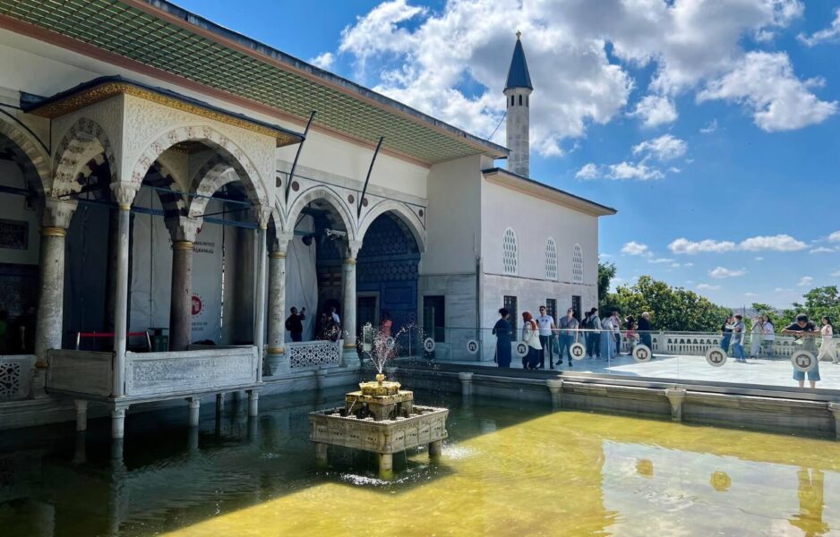 topkapi palace is one of teh best things to do during 3 days in istanbul