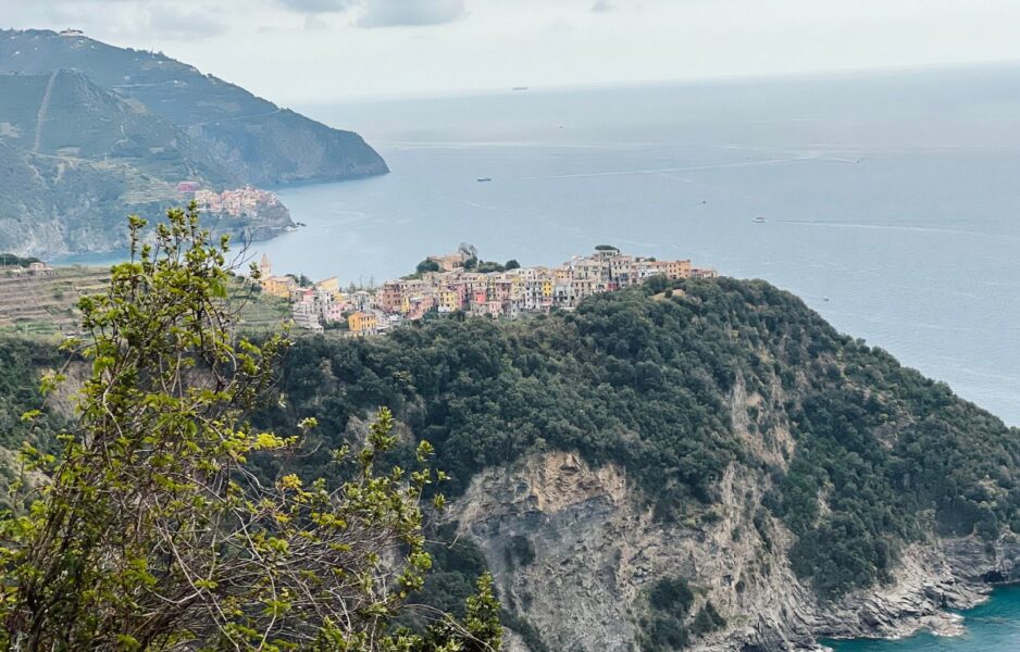viewpoints over cinque terre