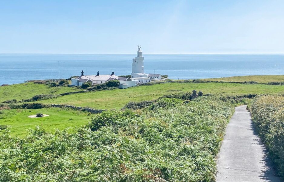 The walk to St Catherine's Lighthouse