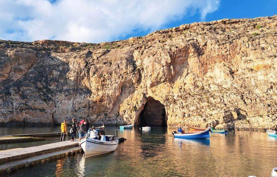 You can take a boat trip through the cave at this bay